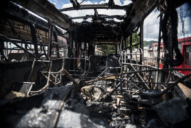 Três ônibus foram incendiados em Ilhota (SC) na madrugada de terça-feira | Marcelo Camargo/ABr
