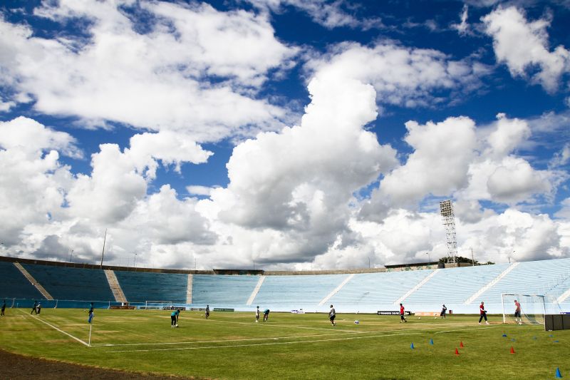 O Estádio do Café será palco, domingo, da primeira decisão do Campeonato Paranaense de 2013 | Roberto Custódio/Jornal de Londrina