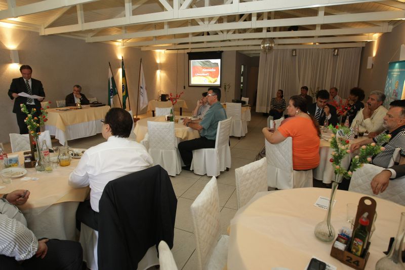 Reunião do Rotary Club de Curitiba, na última terça-feira: entidade comemora 80 anos com jantar no Clube Curitibano, no dia 8 de março | Ivonaldo Alexandre/ Gazeta do Povo