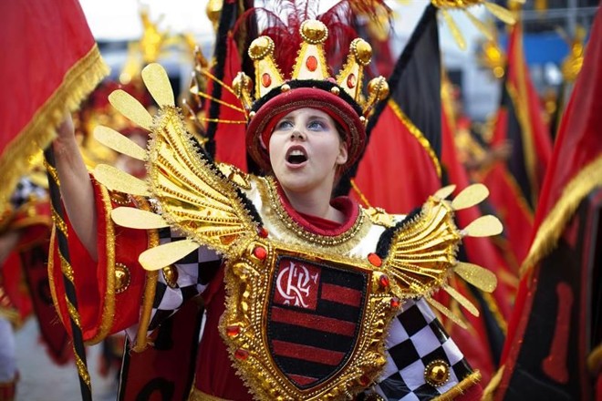 Desfile da Águia de Ouro na sexta-feira |