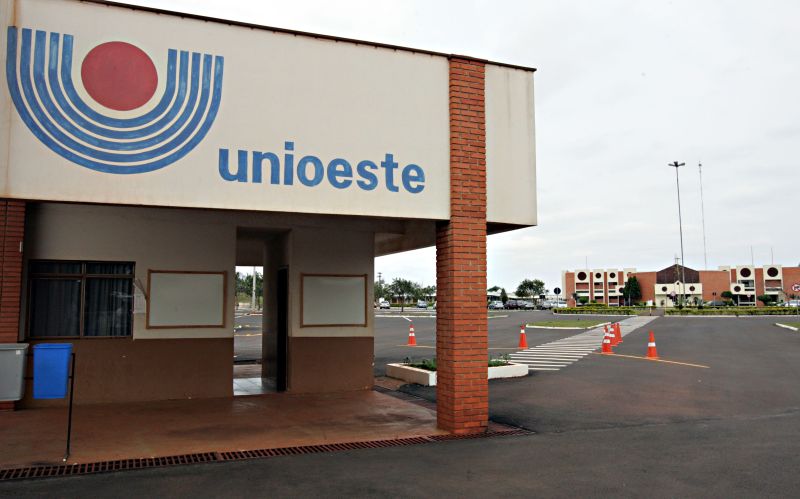 Universidade vai preencher cargos de nível médio e superior | Christian Rizzi/ Gazeta do Povo