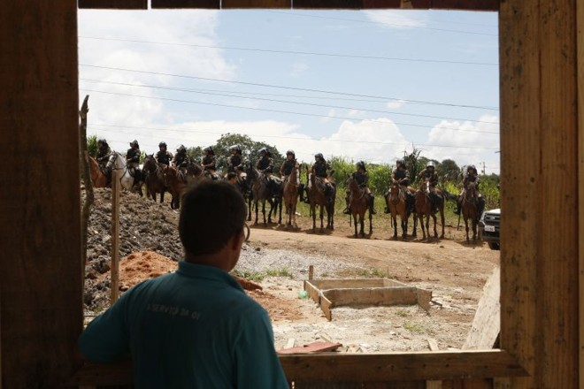 Moradores de 350 casas construídas irregularmente em Araucária devem deixar a área | 