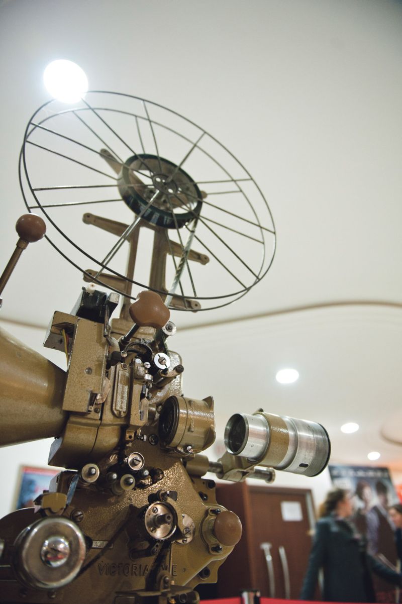 A meta do programa é digitalizar 1,4 mil salas de exibição em 18 meses | Marcelo Andrade/Gazeta do Povo