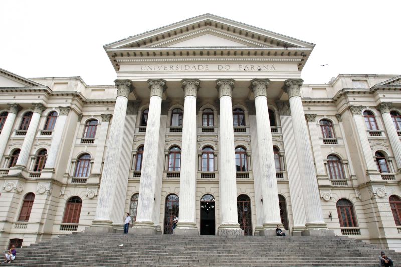 Prédio Central da UFPR | Daniel Castellano/ Gazeta do Povo