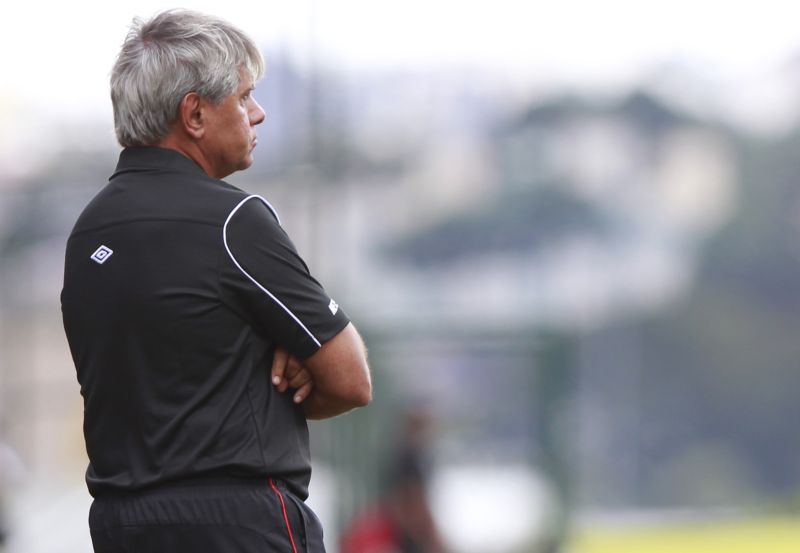 Bernardes diz que Atlético não vai ficar na defesa em clássico no Couto Pereira | Henry Milléo / Gazeta do Povo