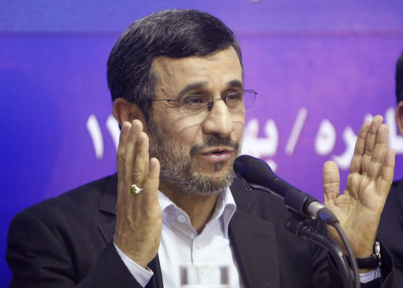 Se os americanos corrigirem a forma de falar e de cooperar, os assuntos se encaminharão. E, se respeitarem os direitos humanos dos iranianos e os tratarem com justiça, aceitaremos seus pontos de vista. -Mahmoud Ahmadinejad, presidente iraniano | Asmaa Waguih/Reuters