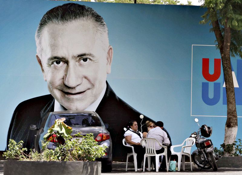 Oviedo era candidato à presidência do Paraguai. Ele morreu após participar de um comício na cidade de Concepción | Jorge Adorno/Reuters