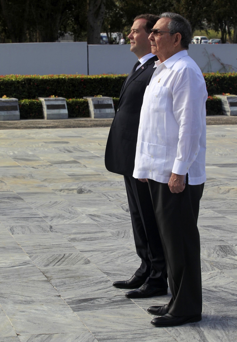 Raúl Castro com o primeiro-ministro russo, Dmitry Medvedev | Enrique De La Osa/Reuters