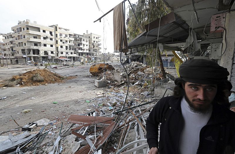 Bairro destruído em Damasco, na Síria, onde os confrontos entre tropas do governo e rebeldes deixou ao menos 30 mortos nesta madrugada | REUTERS/Goran Tomasevic