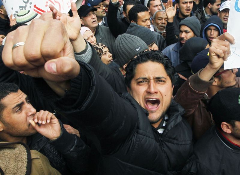 Manifestações no fim de semana mostraram oposição da população contra mudanças no governo atual, composto pela coalizão entre islâmicos e seculares | Louafi Larbi/Reuters