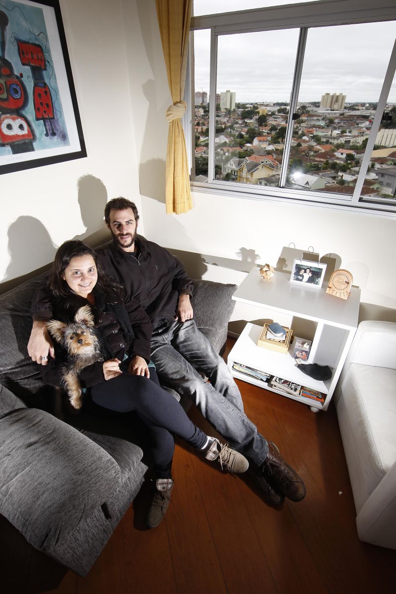 João e Siciane não arriscaram: novo financiamento, só após a quitação do primeiro imóvel | Jonathan Campos/ Gazeta do Povo