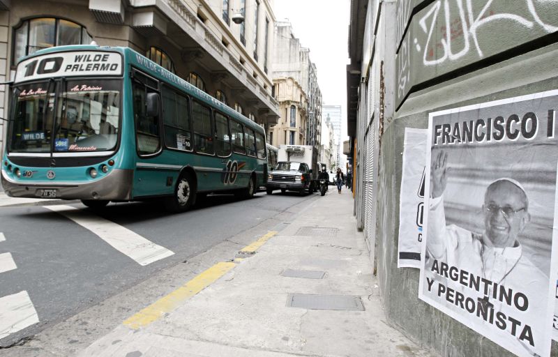 Comemoração em Buenos Aires pelo papa argentino inclui questões políticas | Christian Rizzi / Gazeta do Povo