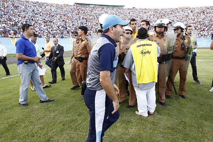 Após derrota para o Coritiba, Claudio Tencati garante que Londrina já está focado na conquista do returno | Roberto Custódio / Jornal de Londrina