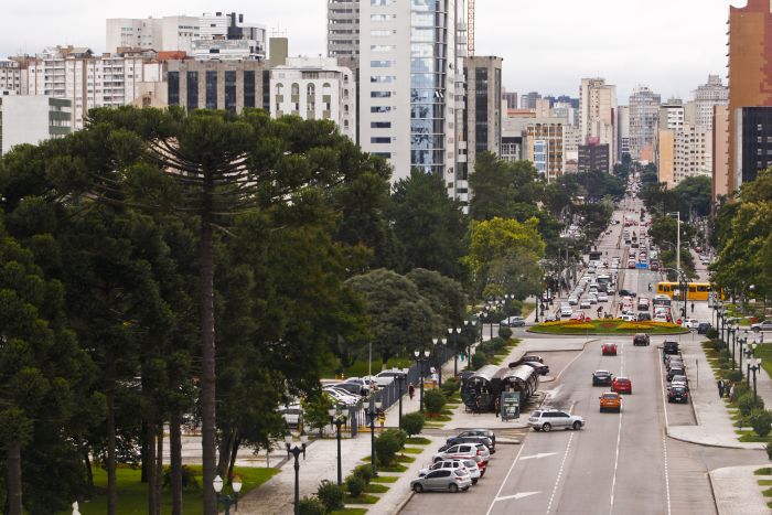 Prefeitura de Curitiba avaliou que não valeria a pena manter o projeto do Corredor Cândido de Abreu | Daniel Castellano / Gazeta do Povo