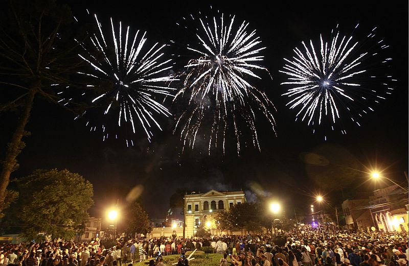 Festa no Largo da Ordem reuniu mais de 10 mil pessoas, segundo estimativa da Guarda Municipal | Antonio More/Gazeta do Povo