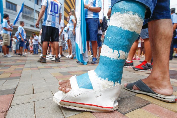 A cidade de Londrina está pintada com as cores do Tubarão, para receber o clássico contra o Coritiba | Daniel Castellano/Gazeta do Povo