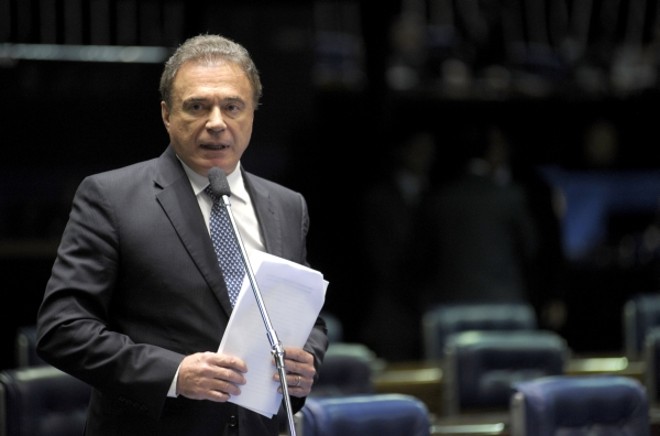 Alvaro Dias (PSDB-PR), senador |