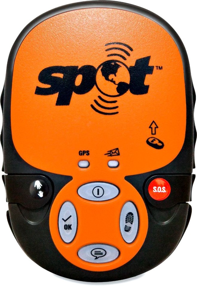 Localizador: O Spot (R$ 500) encontra qualquer pessoa em qualquer lugar, mesmo onde não há sinal de celular. Com uma assinatura anual (R$ 229 ao ano), também funciona como um serviço para situações de emergência  o equipamento é interligado ao GEOS Alliance, que presta auxílio imediato em qualquer local do mundo. O Spot permite que familiares acompanhem via internet a localização e o percurso do montanhista | 