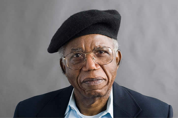 Traduzido em mais de 50 países, "O Mundo Se Despedaça" é a obra mais famosa de Achebe. | Don Hamerman/Divulgação