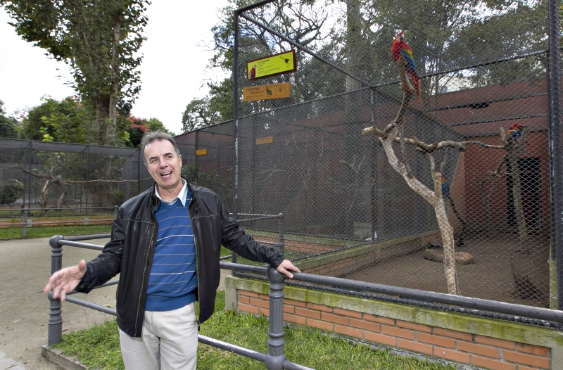 Entre as ideias para revitalizar o Passeio, o professor Eloy Casagrande Jr. propõe a mudança das gaiolas, que parecem cadeias | Diego Pisante/Gazeta do Povo