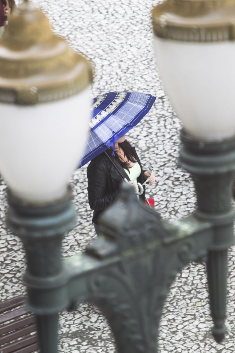 Tempo exigiu agasalho e guarda-chuva em Curitiba | Diego Pisante/ Gazeta do Povo