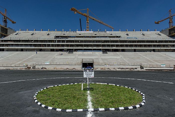Obras no Itaquerão não andam por impasse em empréstimo do BNDES à construtora responsável | Yasuyoshi Chiba/AFP