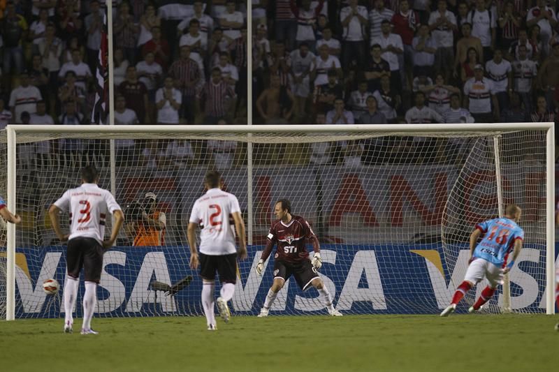 Benedetto fez de pênalti o gol do Arsenal diante do São Paulo | EFE