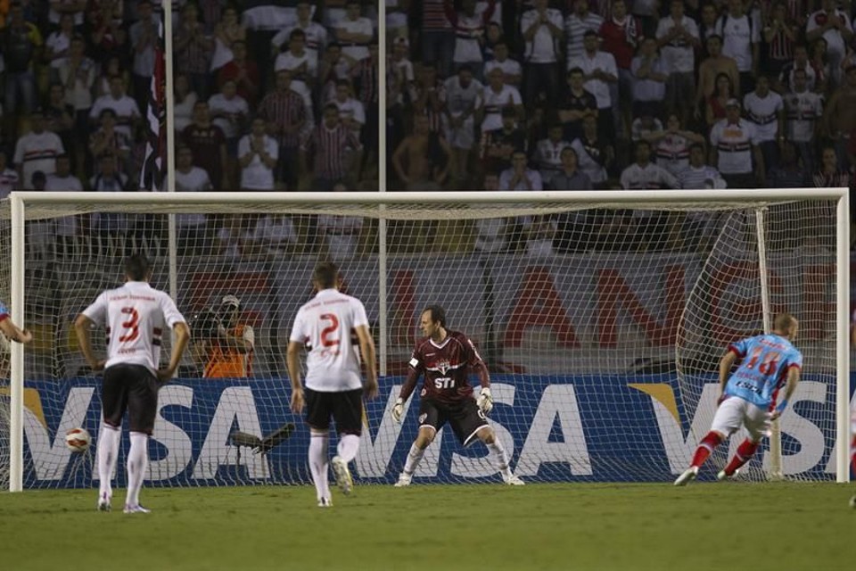Benedetto fez de pênalti o gol do Arsenal diante do São Paulo | EFE