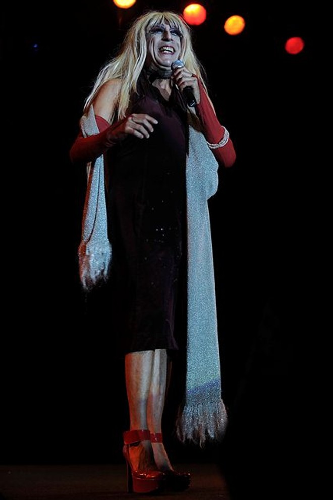 Octávio Mendes com a personagem 