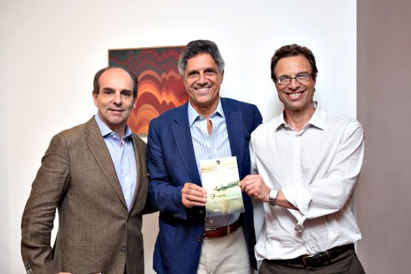 Waldir Simões de Assis Filho, Sérgio Ribas, autor de Frank, o Andarilho, e Marcos Pedri, diretor-geral da Livrarias Curitiba | Kristyan Romankiu