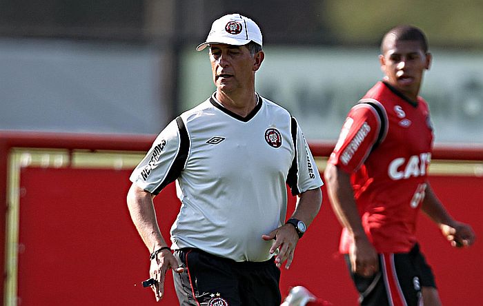 Ricardo Drubscky segue ajeitando a equipe principal do Atlético para a estreia na Copa do Brasil | Albari Rosa / Gazeta do Povo