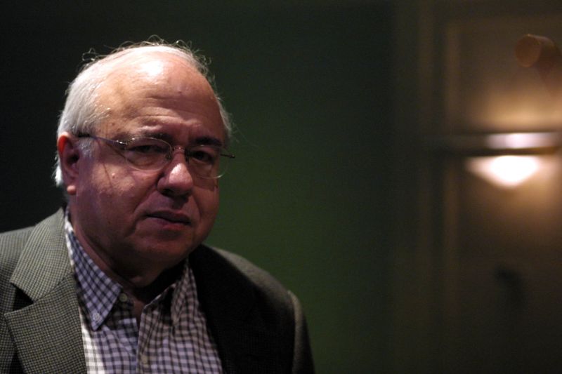 Escritor sentiu dores no peito no último sábado | Marcelo Elias/ Gazeta do Povo