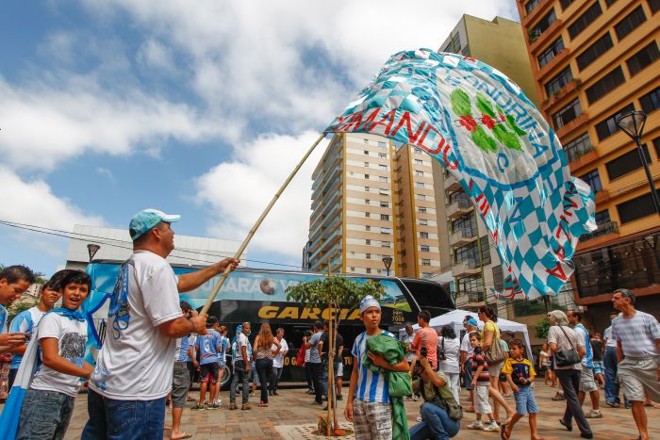 A cidade de Londrina está pintada com as cores do Tubarão, para receber o clássico contra o Coritiba |