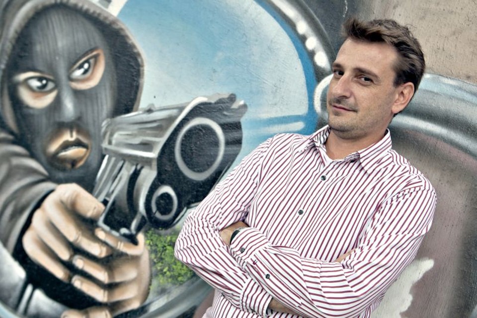O economista Lucas Dezordi teve o carro arrebatado por bandidos em frente de casa: assalto à mão armada | Marcelo Andrade/ Gazeta do Povo