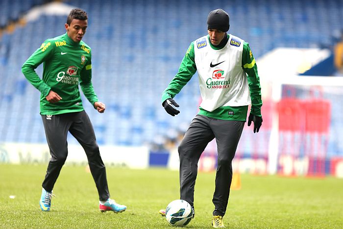 Sob frio intenso, Kaká treinou no time titular e poderá ser acionado contra a Rússia | Wander Roberto/VIPCOMM
