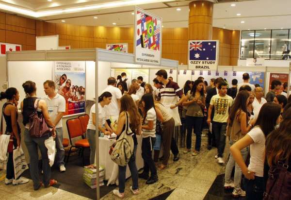 Evento reúne intercambistas | Hugo Harada/Gazeta do Povo