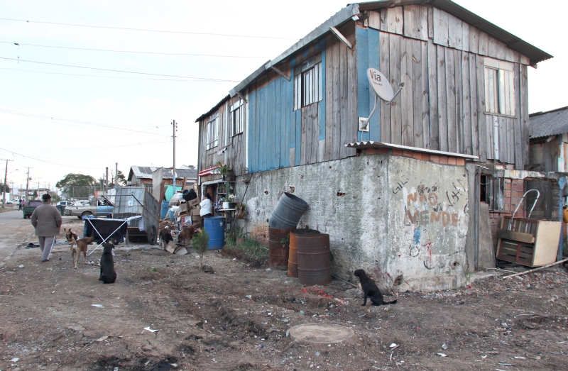 Trinta mil famílias em vulnerabilidade social serão atendidas | Walter Alves / Gazeta do Povo