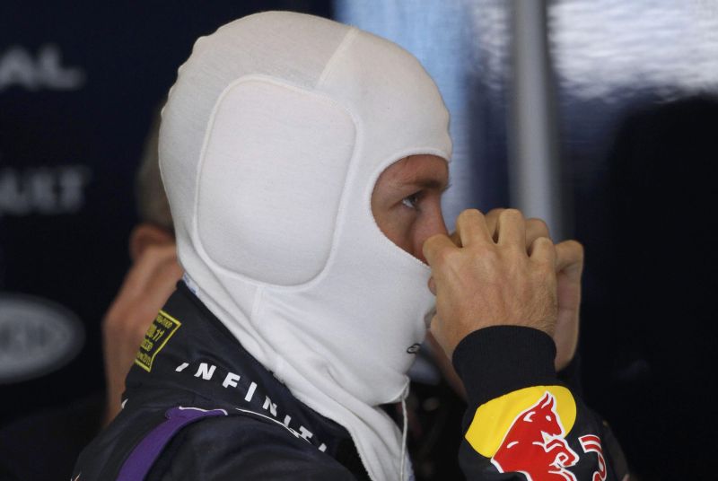 Sebastian Vettel preparado para ir à pista no primeiro dia de treinos na Austrália | Brandon Malone / Reuters