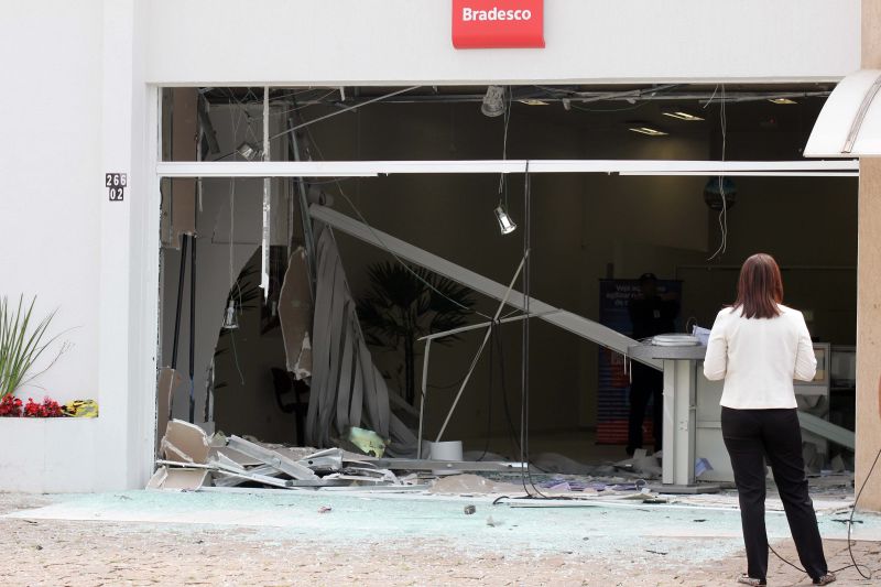 Em 2012, 214 ataques a bancos foram registrados em todo o Paraná | Walter Alves / Agência de Noticia gazeta do Povo