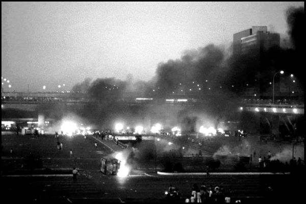 Tumultos em Brasília nos anos 1980. | Orlando Brito