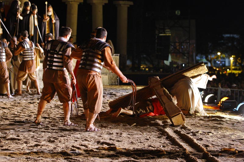 A encenação do espetáculo A Paixão de Cristo ocorre entre esta qurta-feira e sexta-feira, na Catedral Básilica Nossa Senhora da Glória | Divulgação/Arquidiocese de Maringá