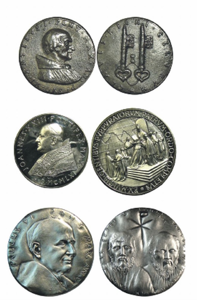 Moedas de Antero I, João XXIII e Paulo VI expostas no Museu de Arte Sacra: linha do tempo representada por 59 papas |