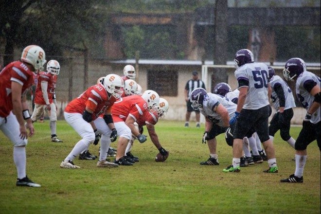 O Curitiba Brown Spiders venceu o Ponta Grossa Phantoms por 31 a 0 no sábado chuvoso |