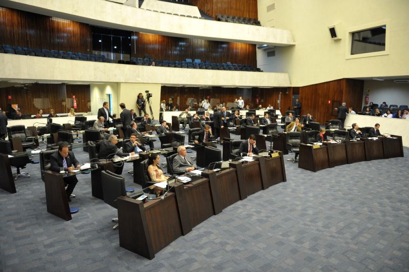 De acordo com o texto aprovado nesta terça na Alep, as cidades com populaçãos superior a 150 mil habitantes ficariam livres do ICMS sobre o óleo diesel utilizado no transporte público | Sandro Nascimento / Assembleia Legislativa do Paraná / Divulgação