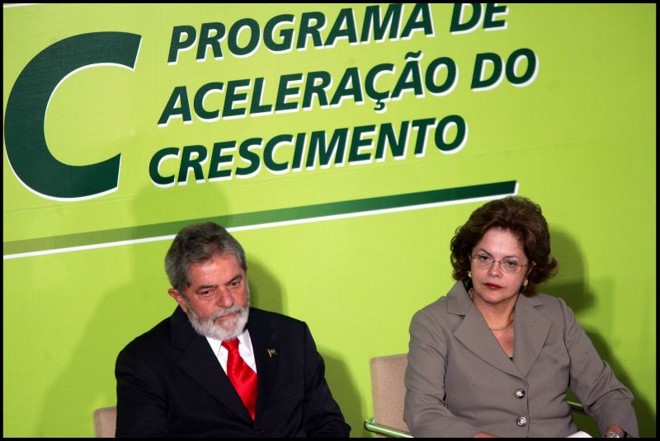 Lula, presidente, com Dilma, ainda ministra da Casa Civil. |