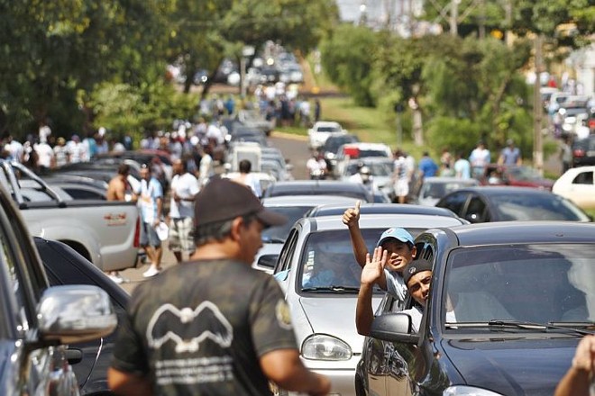 Torcida do Londrina chega ao Estádio do Café para a decisão do turno | 