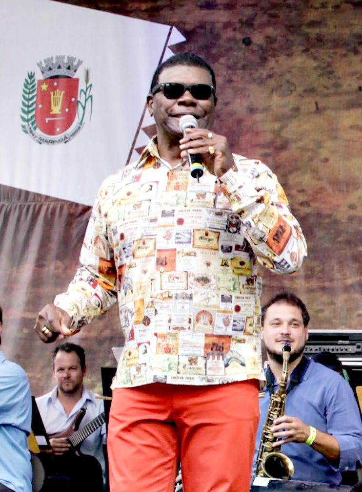 Estado de cantor inspira cuidados, segundo médicos.. | Ivan Amorim/ Gazeta do Povo