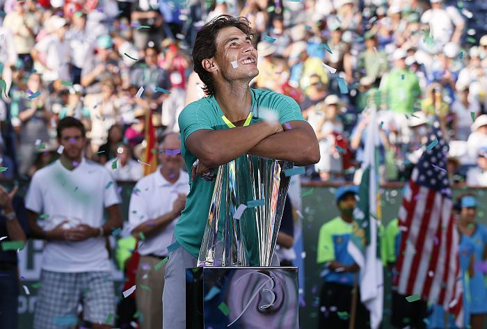 Rafael Nadal comemora seu terceiro título de Indian Wells, conquistado sobre o argentino Juan Del Potro | Danny Moloshok / Reuters