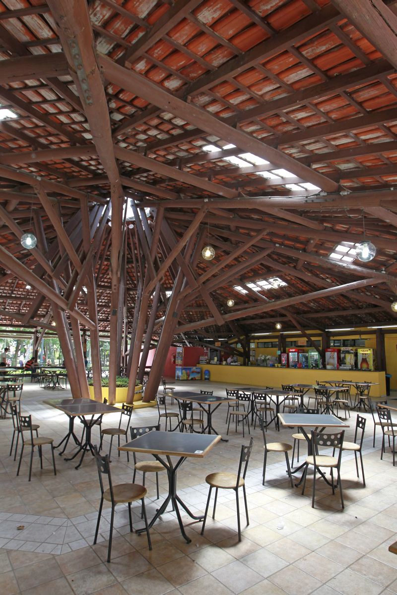 O restaurante do Passeio Público e seu clima desolador | Antônio More/Gazeta do Povo