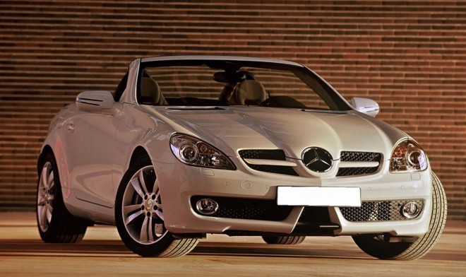 Os modelos SKL 200 e 350 têm o mesmo visual, mas têm diferenças na configuração do motor | Divulgação/ Mercedes-Benz